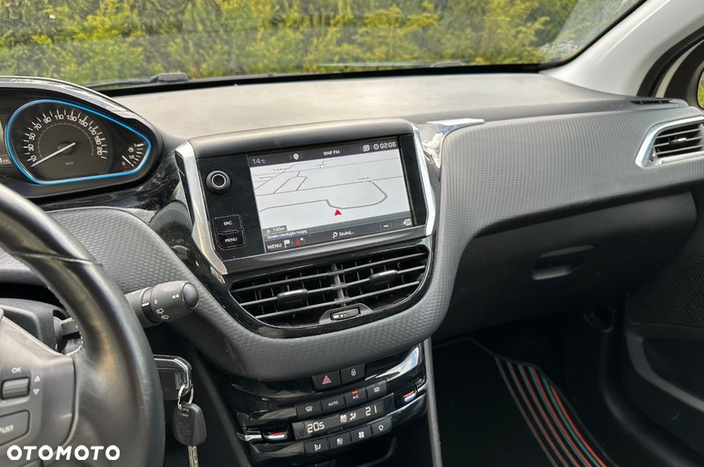 Peugeot 2008 1.2 Pure Tech GPF Active S&S - 19