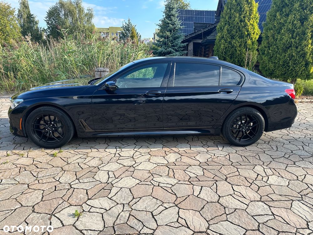 BMW Seria 7 750Li xDrive - 18
