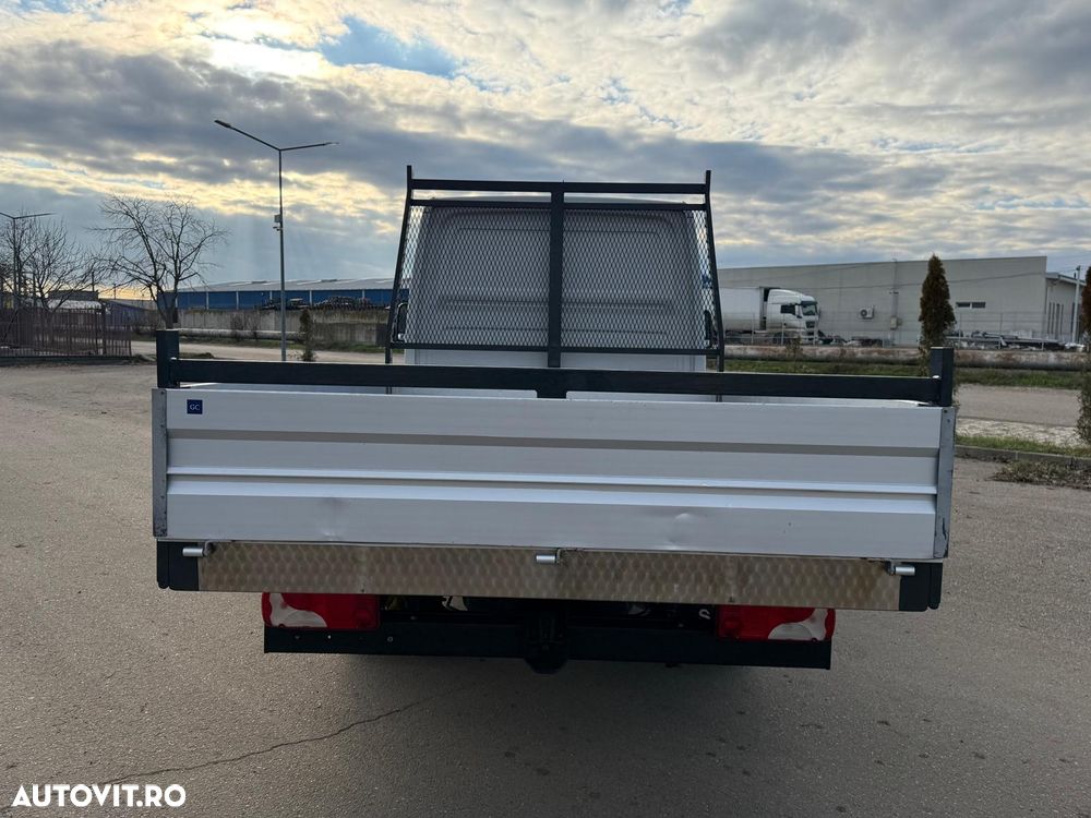 Mercedes-Benz Sprinter - 11