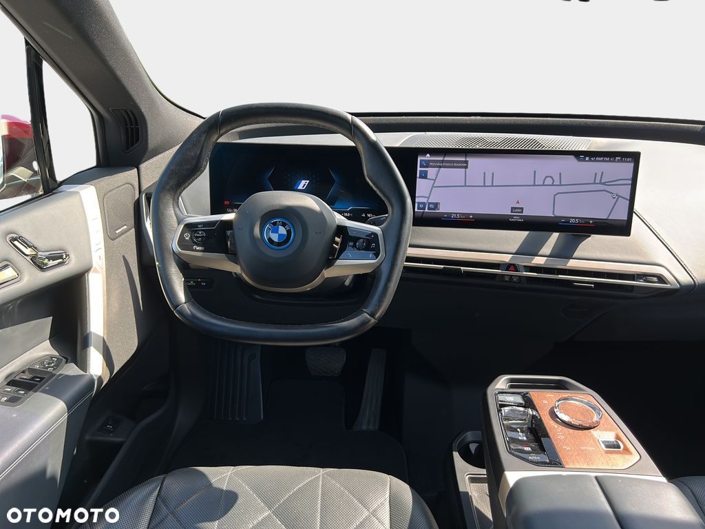BMW iX xDrive40 76.6kWh Essence - 16