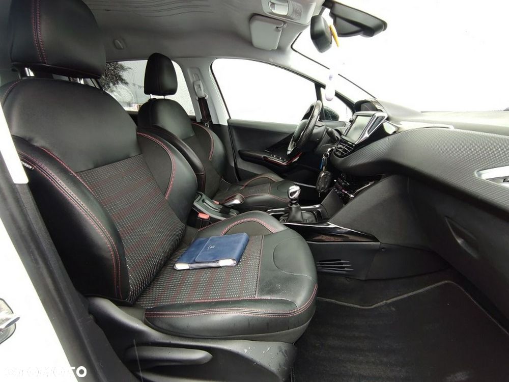 Peugeot 2008 - 13