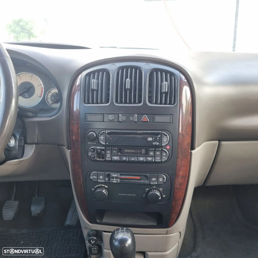 Chrysler Grand Voyager 2.5 CRD LX - 17