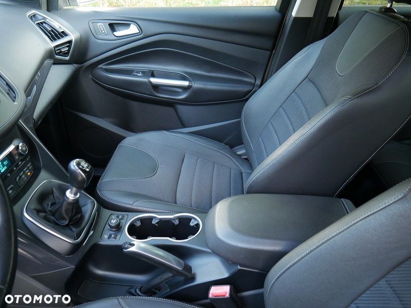 Ford Kuga 2.0 TDCi 4x4 Titanium - 27