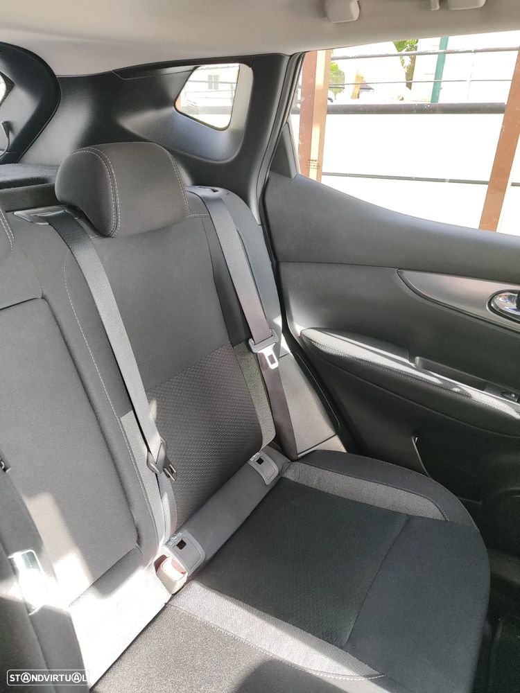 Nissan Qashqai 1.5 dCi N-Connecta - 13