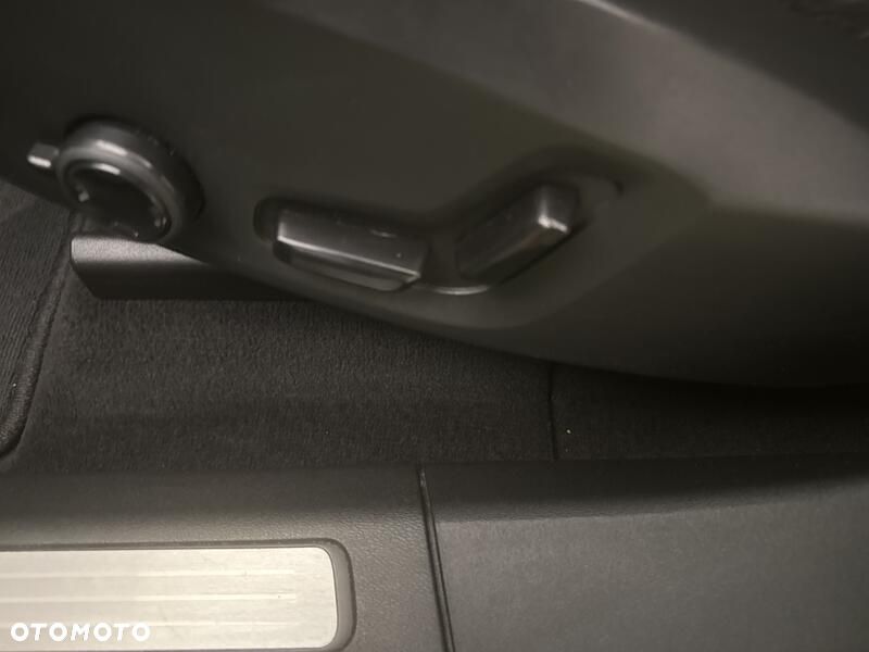 Volvo XC 60 B4 D AWD Inscription - 17