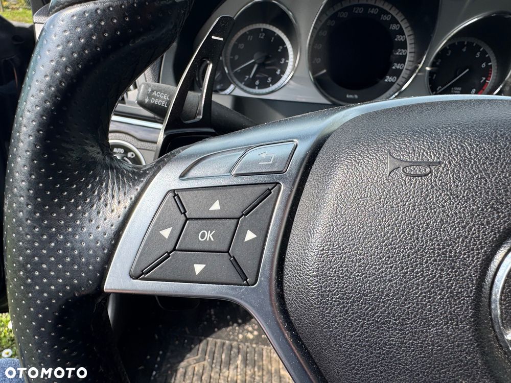 Mercedes-Benz Klasa E - 24