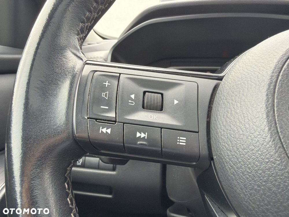 Nissan Qashqai 1.3 DIG-T N-Connecta DCT - 26