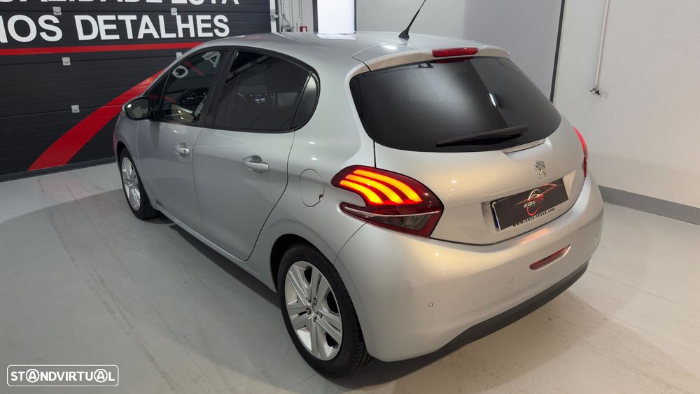 Peugeot 208 1.2 PureTech Style - 9