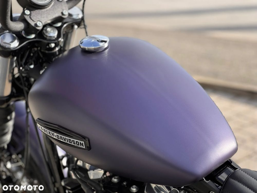 Harley-Davidson Softail Street Bob - 12