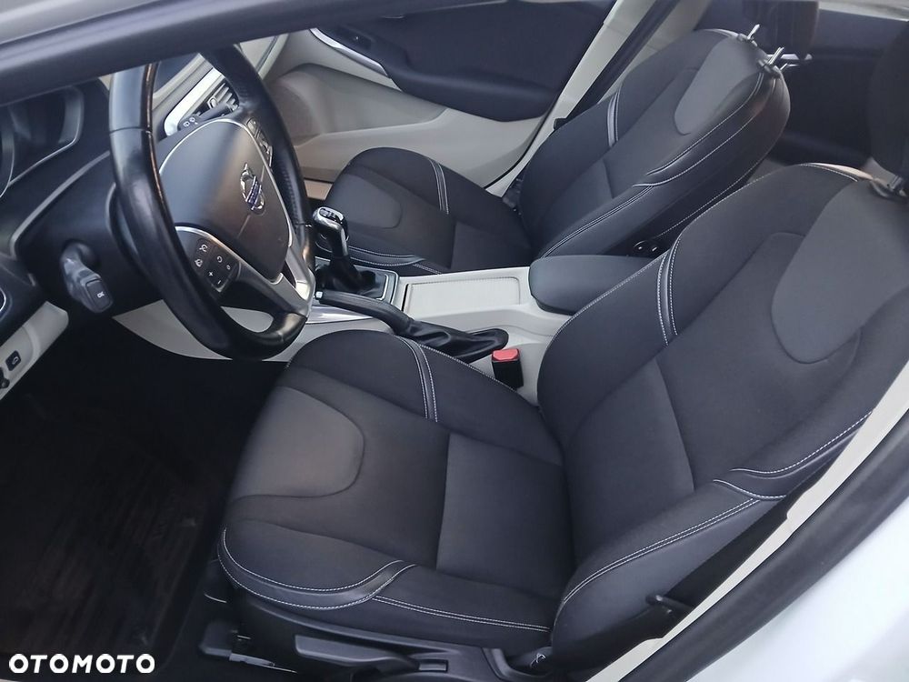 Volvo V40 - 10