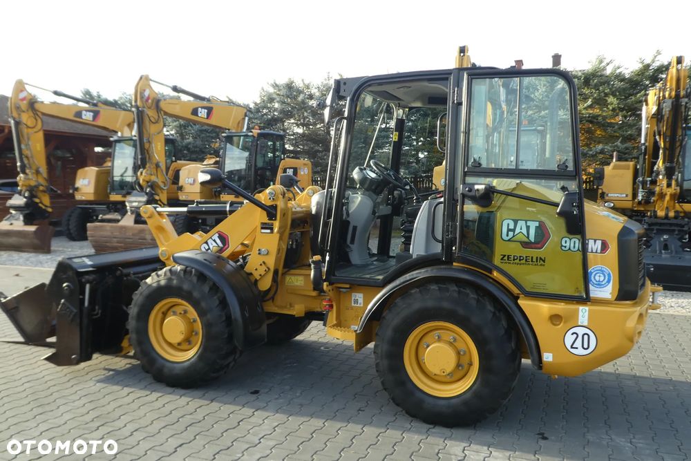 Caterpillar 906M Z KROKODYLEM I WIDŁAMI - 25