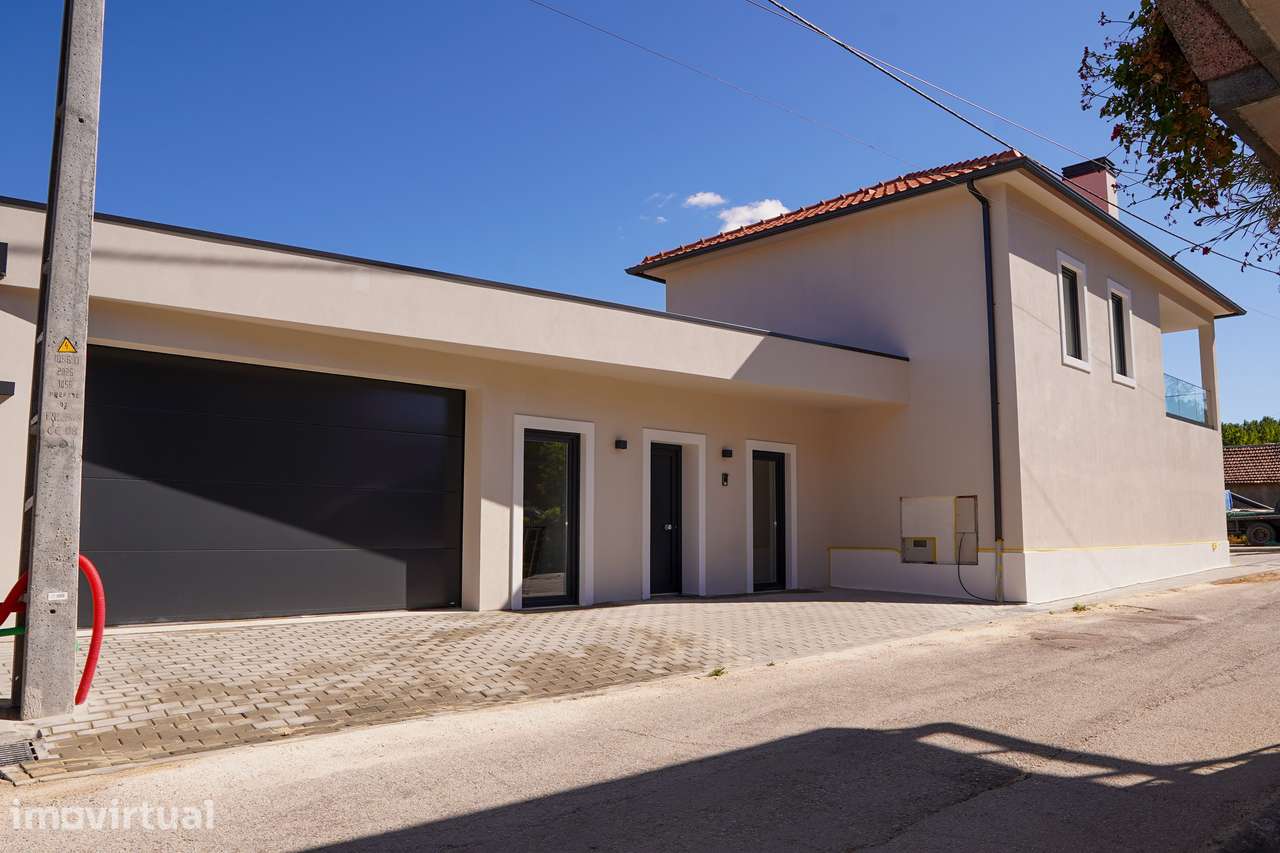 Moradia V3 Nova | 2 Suites | Terreno 1.307 m² | Vermoil - Grande imagem: 5/33