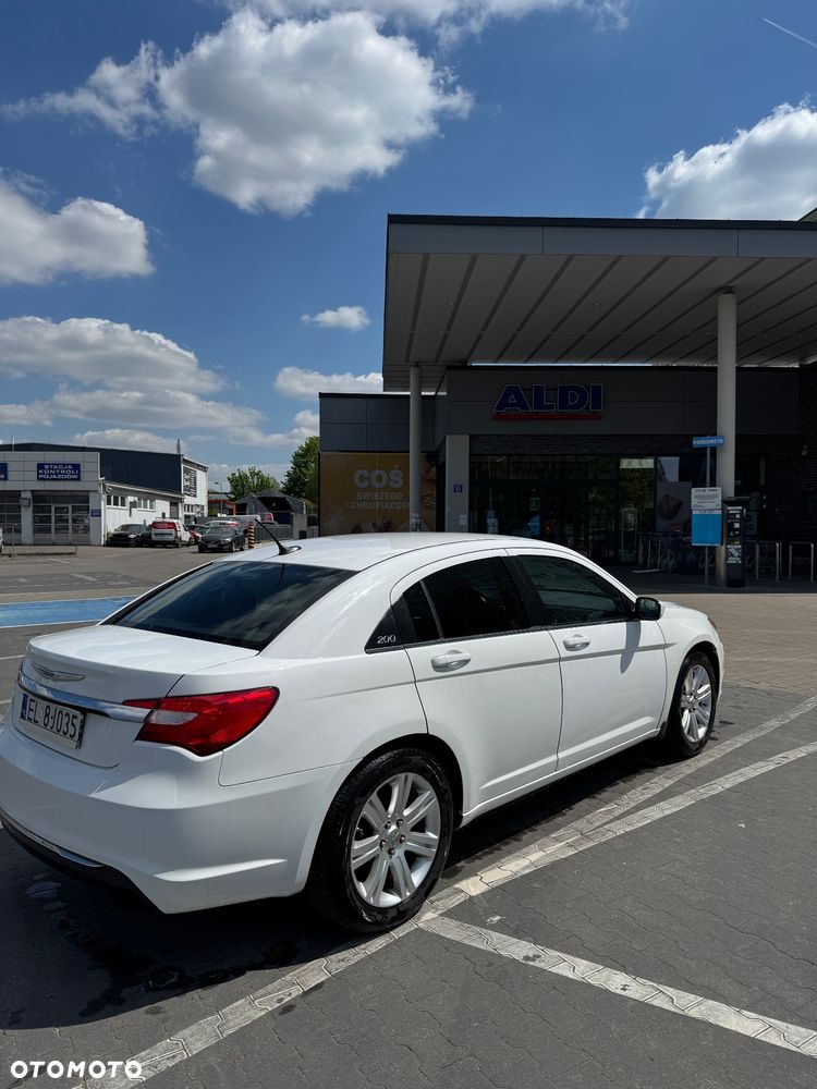 Chrysler 200 - 5