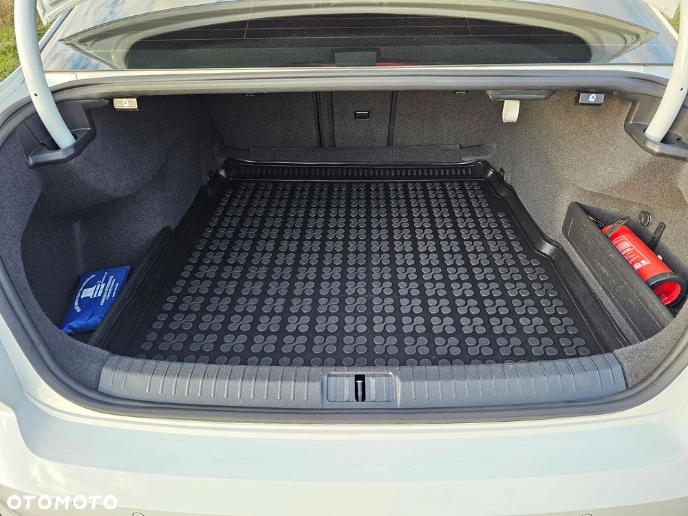 Volkswagen Passat 1.8 TSI BMT Highline - 12