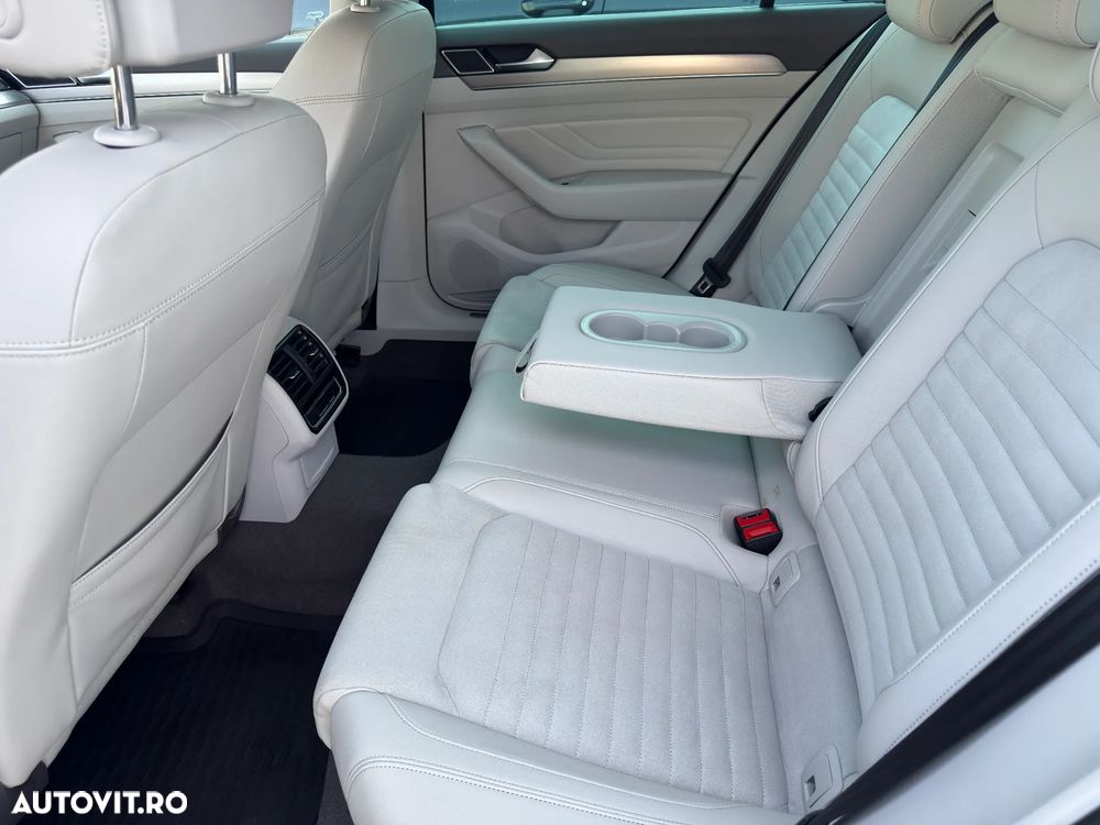 Volkswagen Passat 2.0 TDI DSG Highline - 12