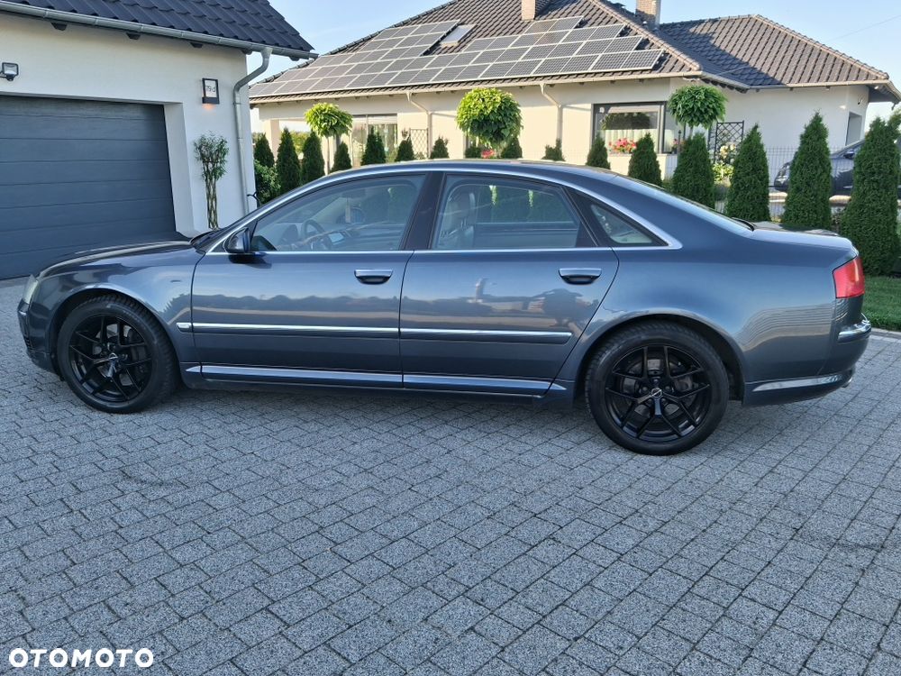 Audi A8 - 1