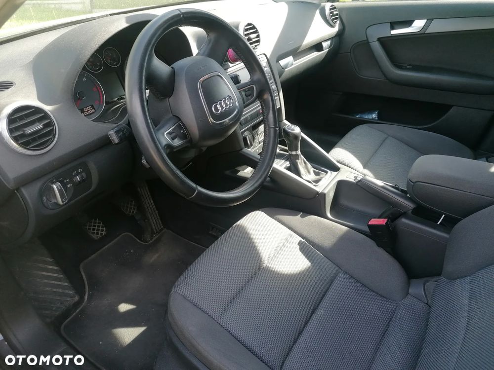Audi A3 Sportback - 3