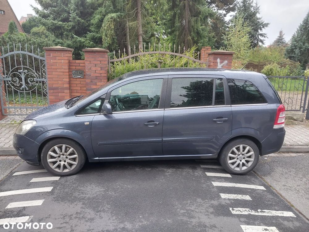 Opel Zafira - 2