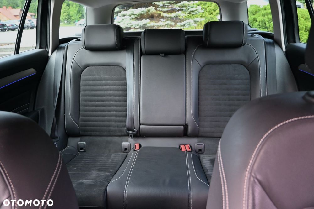 Volkswagen Passat 2.0 TDI SCR DSG Business - 28