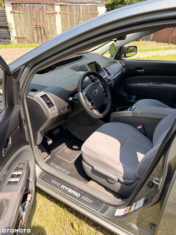 Toyota Prius - 5