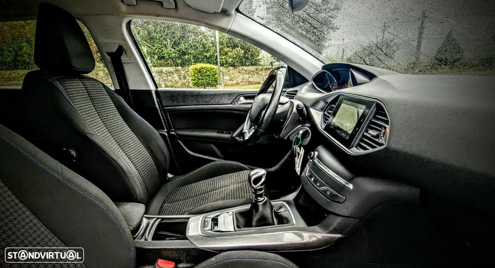 Peugeot 308 1.2 PureTech Allure Pack - 8