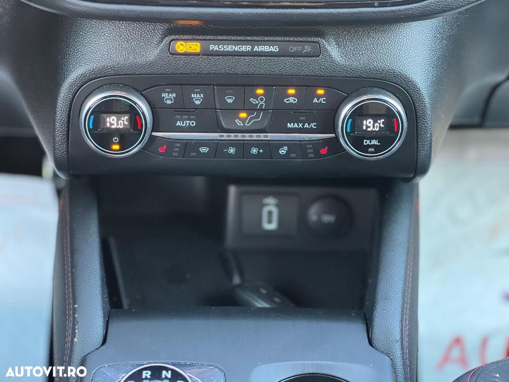 Ford Focus 1.5 EcoBoost ST-Line - 14