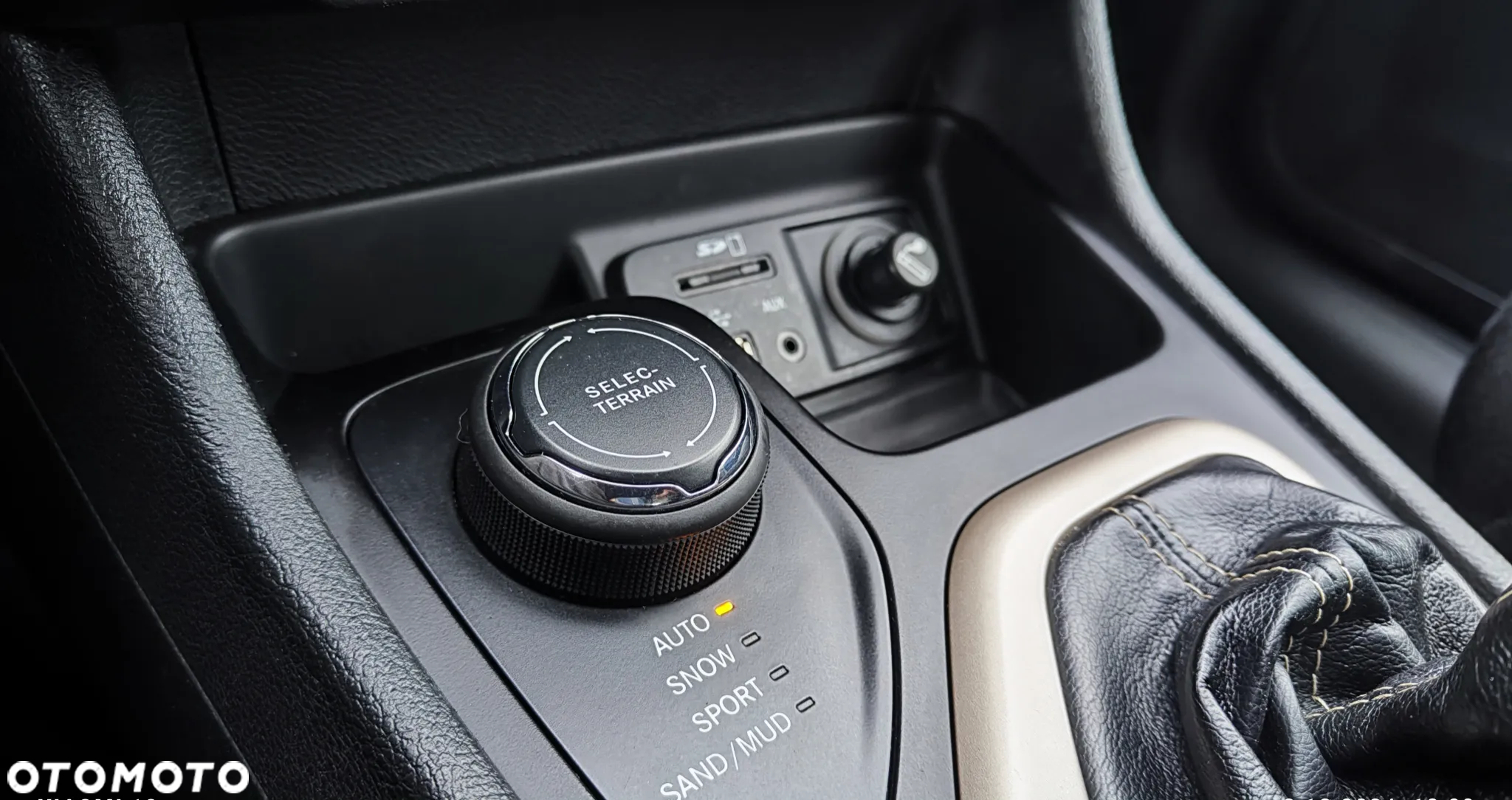 Jeep Cherokee 2.0 MJD Active Drive I Longitude - 18