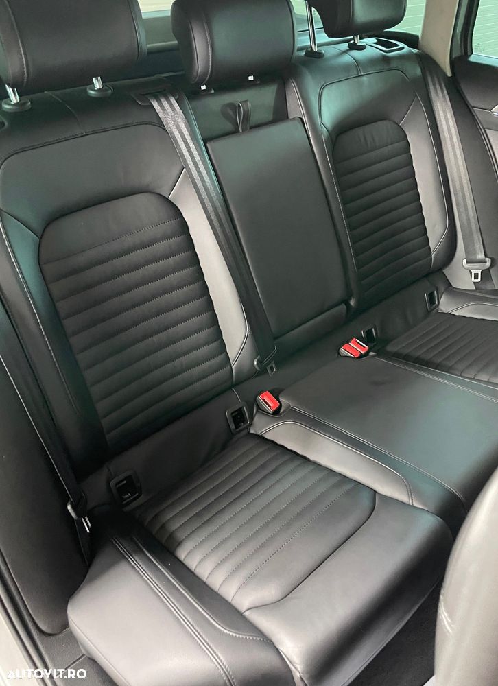 Volkswagen Passat - 13