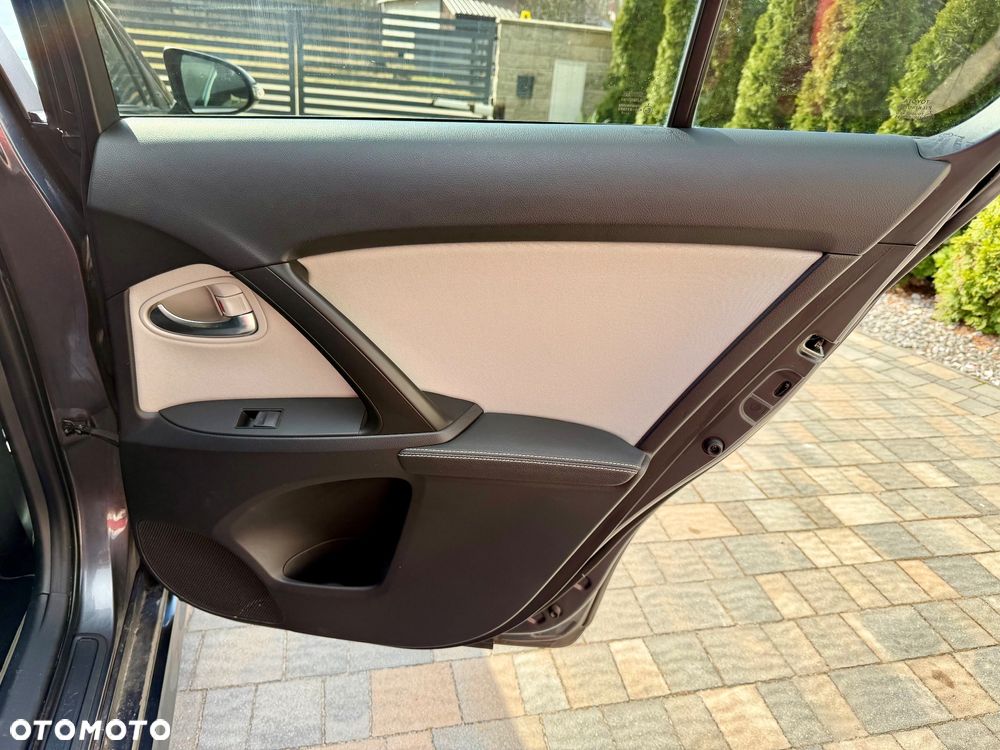 Toyota Avensis 1.8 Sol NAVI - 15