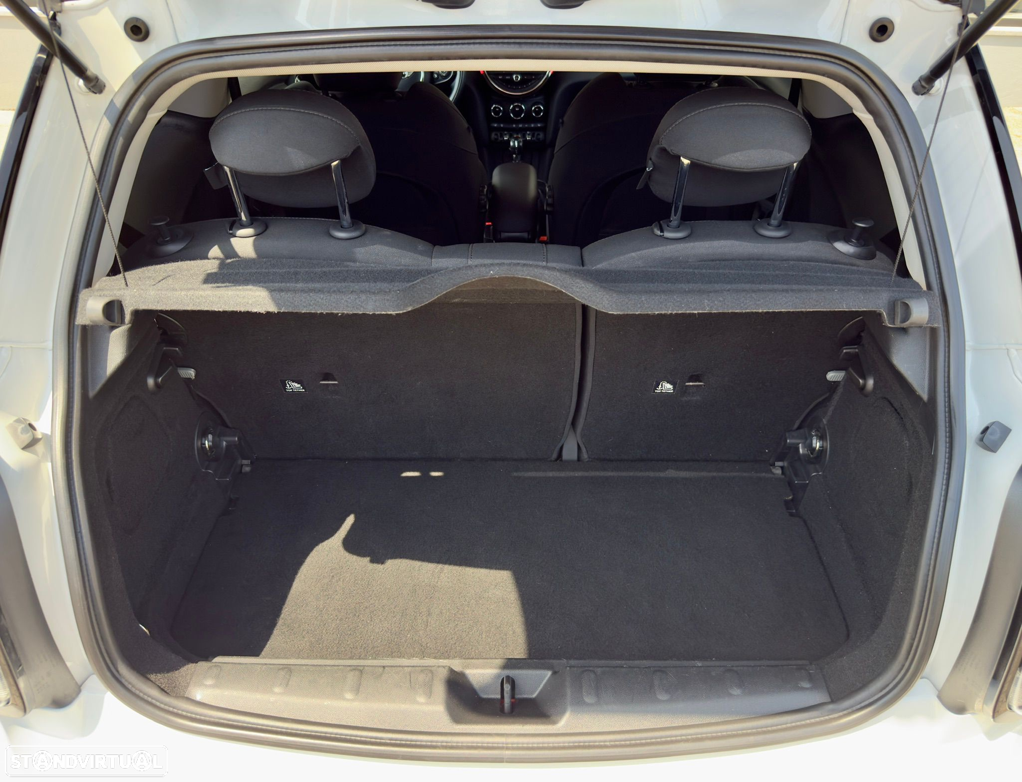 MINI 3 Portas Cooper D - 28