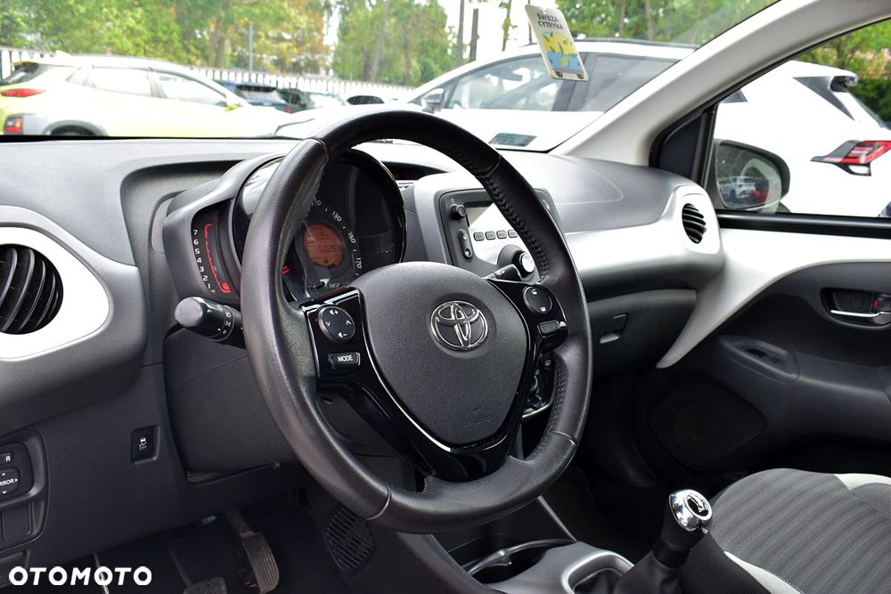 Toyota Aygo x-trend - 4