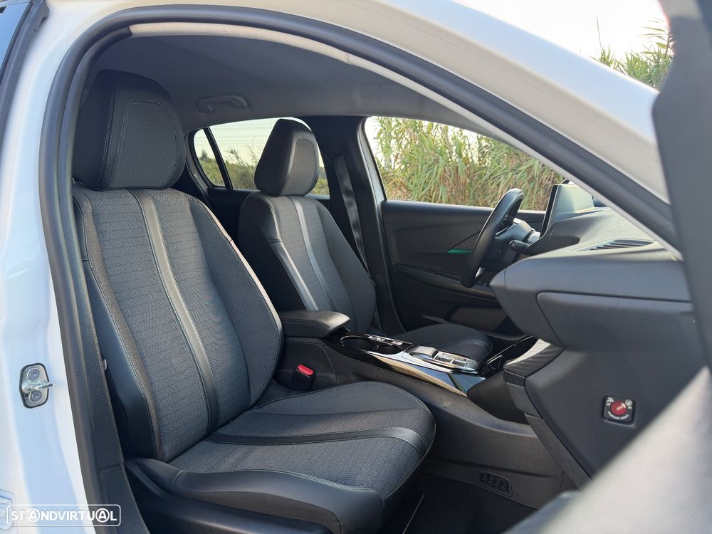 Peugeot e-208 Allure Pack - 4