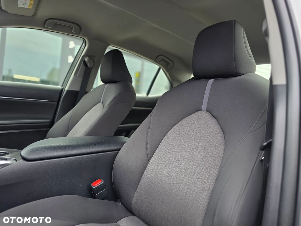 Toyota Camry 2.5 Hybrid Comfort CVT - 34