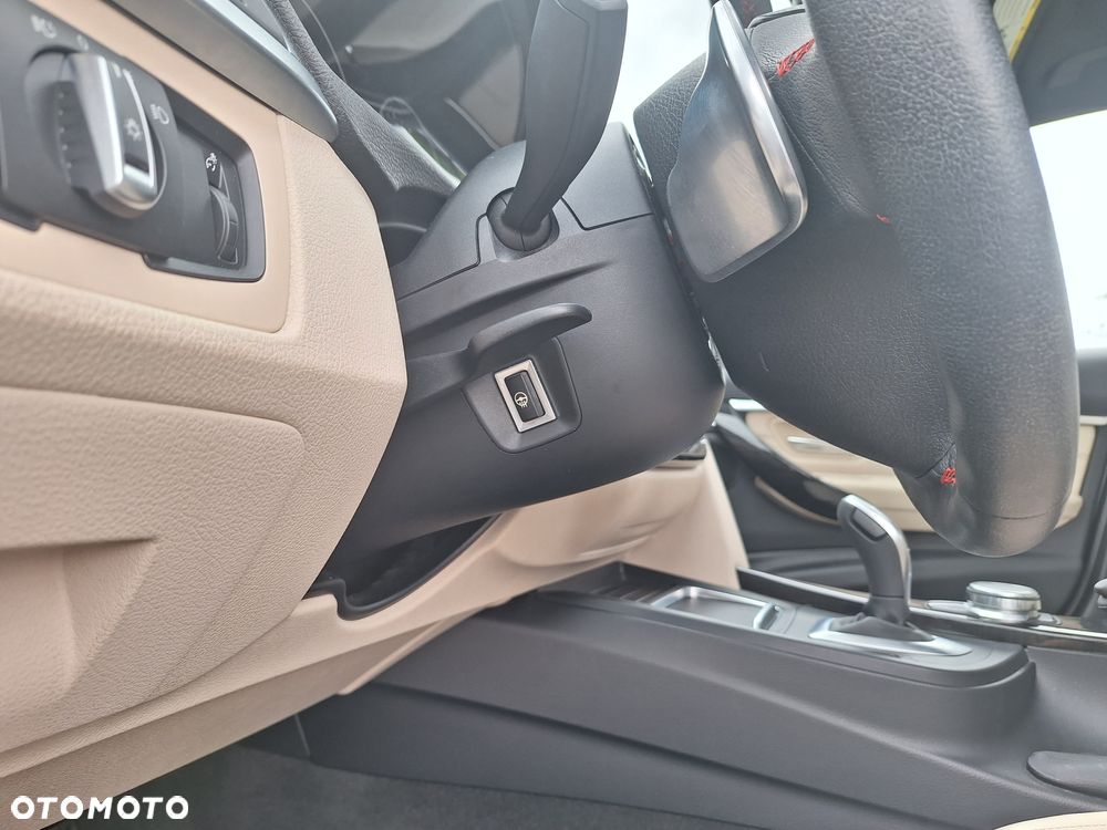 BMW Seria 3 330i xDrive Sport Line Sport - 20