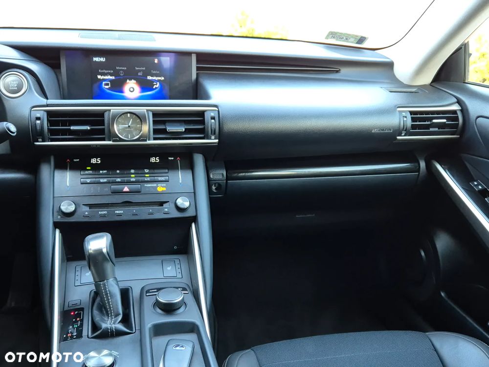 Lexus IS 200t / 300 Elegance - 19