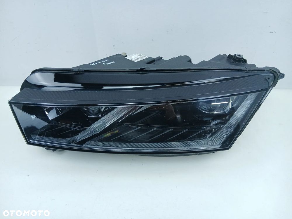 Reflektor przód przedni lewy lampa FULL LED Skoda Octavia IV - 1