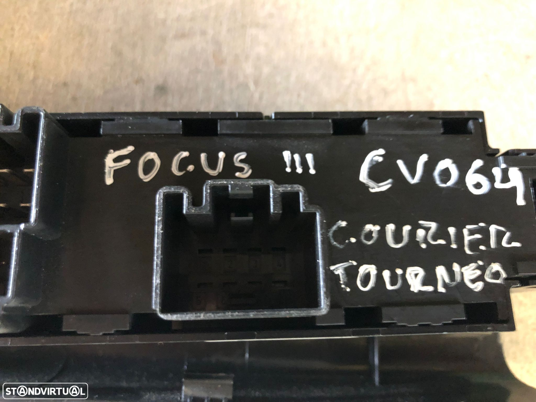 FORD TRANSIT TOURNEO COURIER / FOCUS III COMANDO VIDROS - CV064 - 5