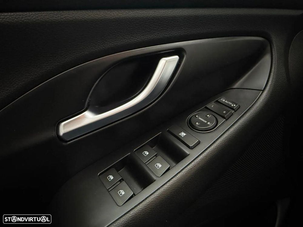 Hyundai i30 SW 1.6 CRDi Style Plus - 29