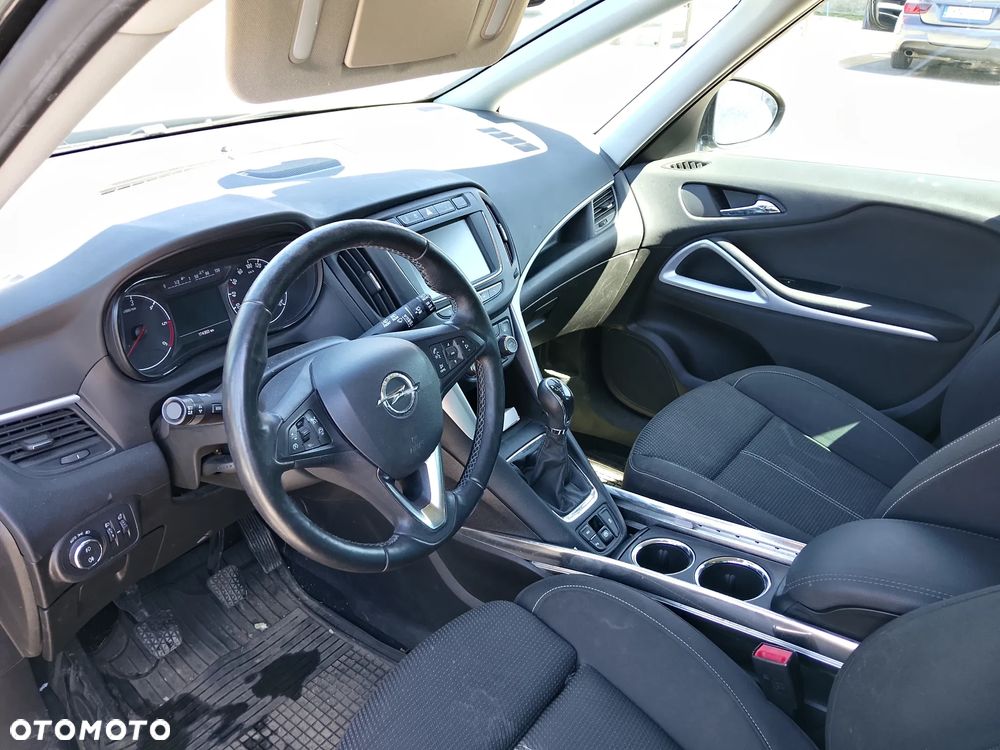 Opel Zafira - 16