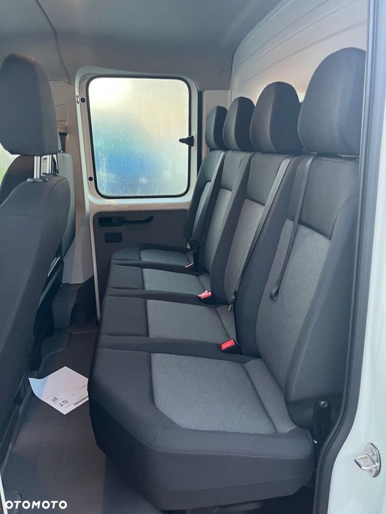 Volkswagen Crafter 35 Skrzyniowy z podwójną kabiną silnik: 2,0 l EU6 SCR 177 KM / skrzynia biegów: 4MOTION automatyczna 8-biegowa rozstaw osi: 4490 mm - 12