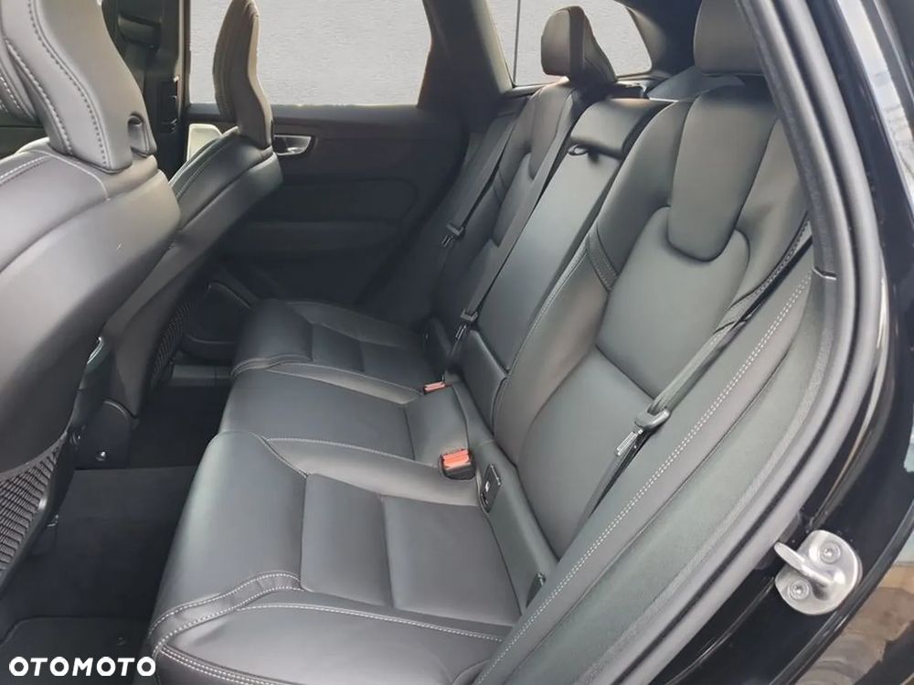 Volvo XC 60 B5 B AWD Ultimate Black Edition - 23