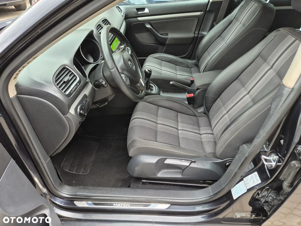 Volkswagen Golf 1.6 TDI DPF MATCH - 14