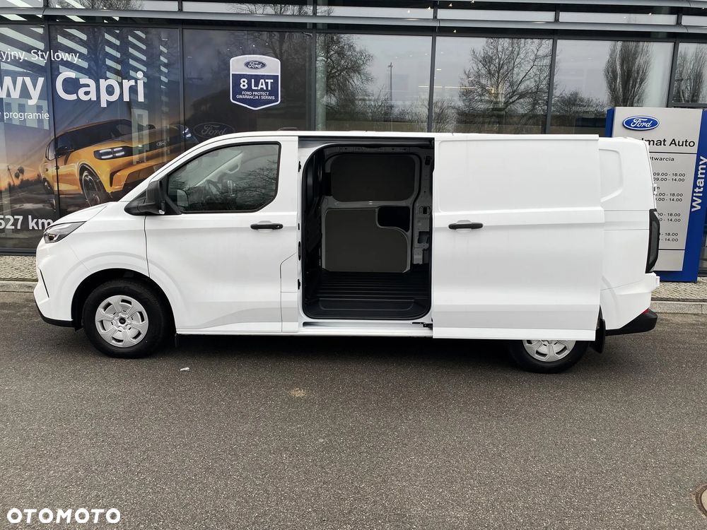 Ford Custom Van Trend - 11