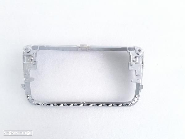 Moldura / Estrutura Consola Central / Rádio Mercedes-Benz A-Class (W17 - 2