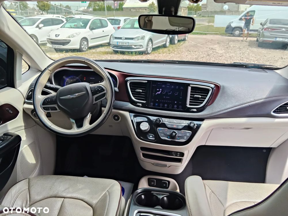 Chrysler Pacifica - 5