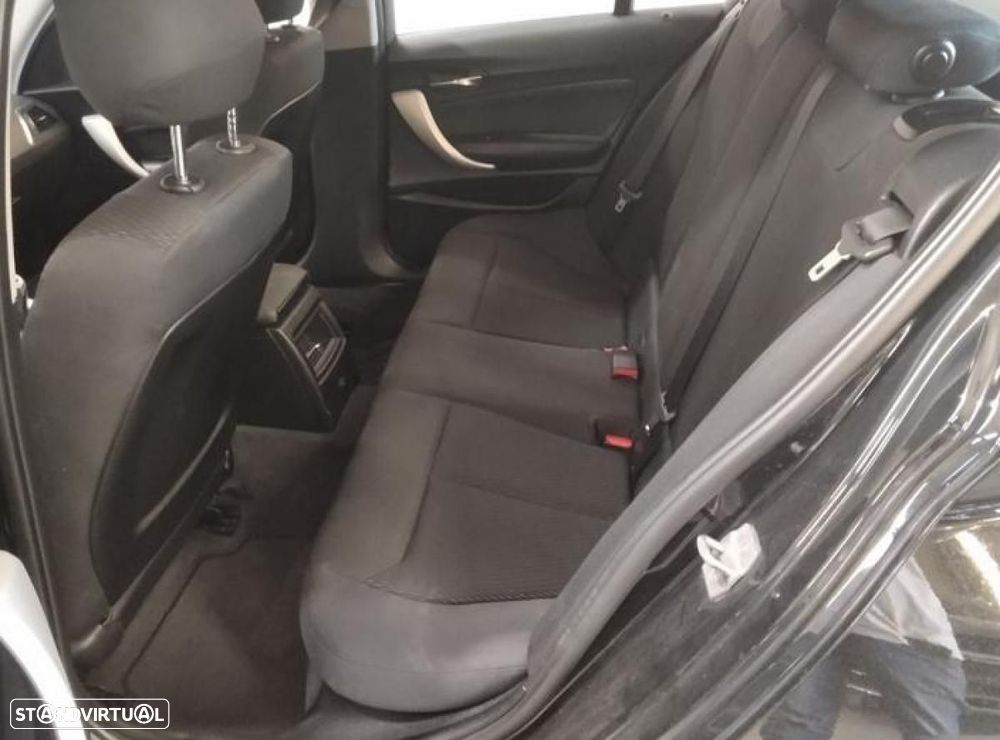 BMW 116 d Pack Desportivo M - 3