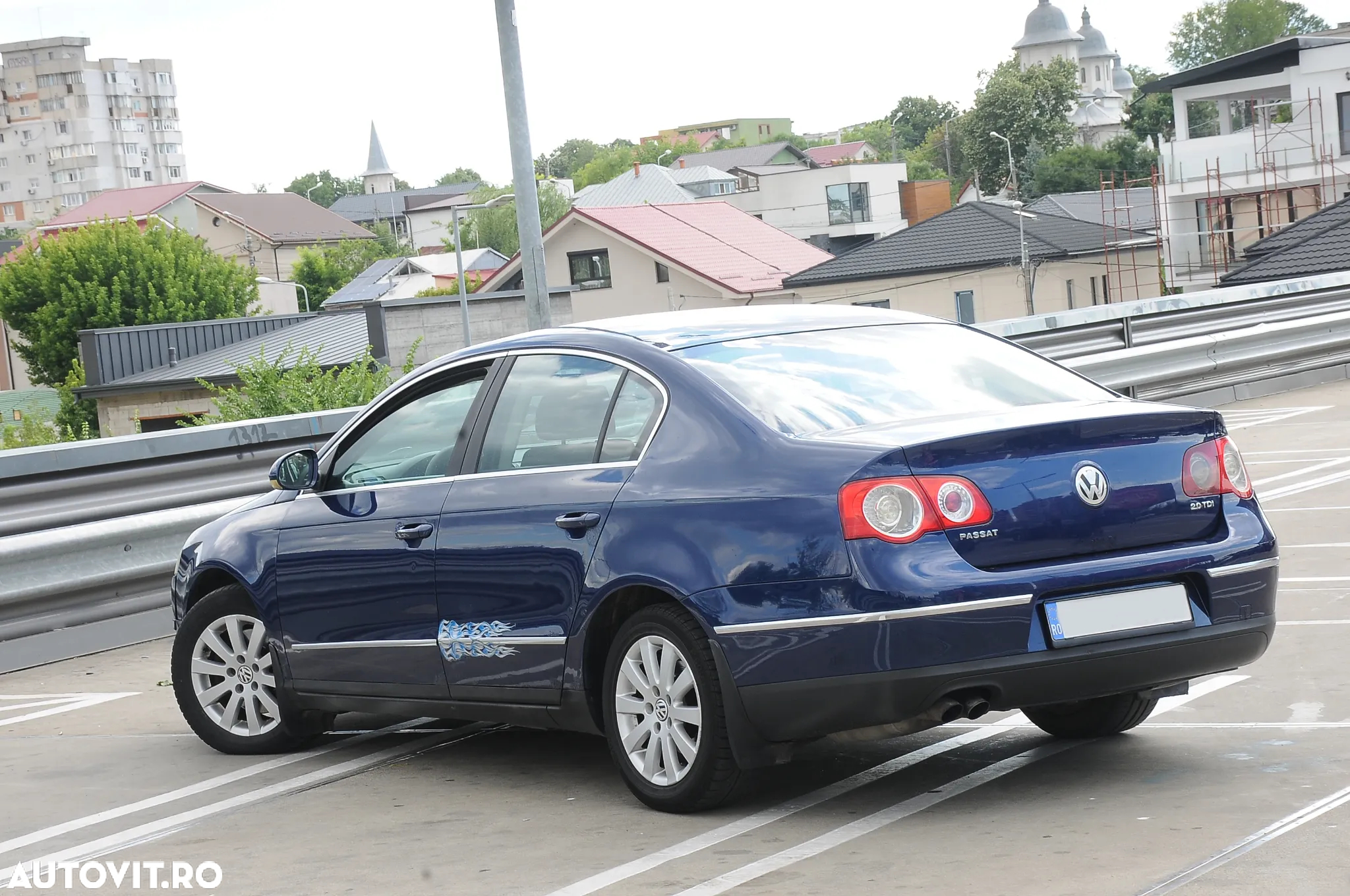 Volkswagen Passat - 4