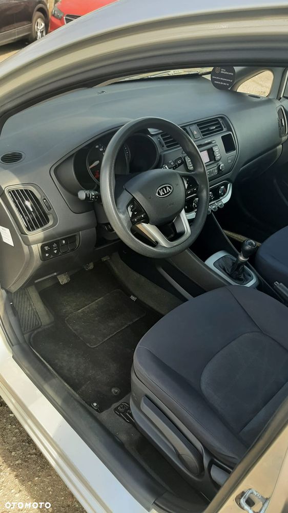 Kia Rio 1.2 Attract - 13