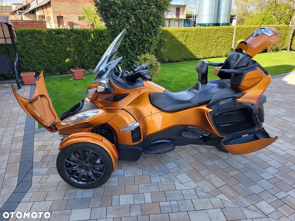 Can-Am Spyder - 2