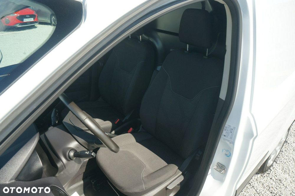 Ford Transit Courier - 15